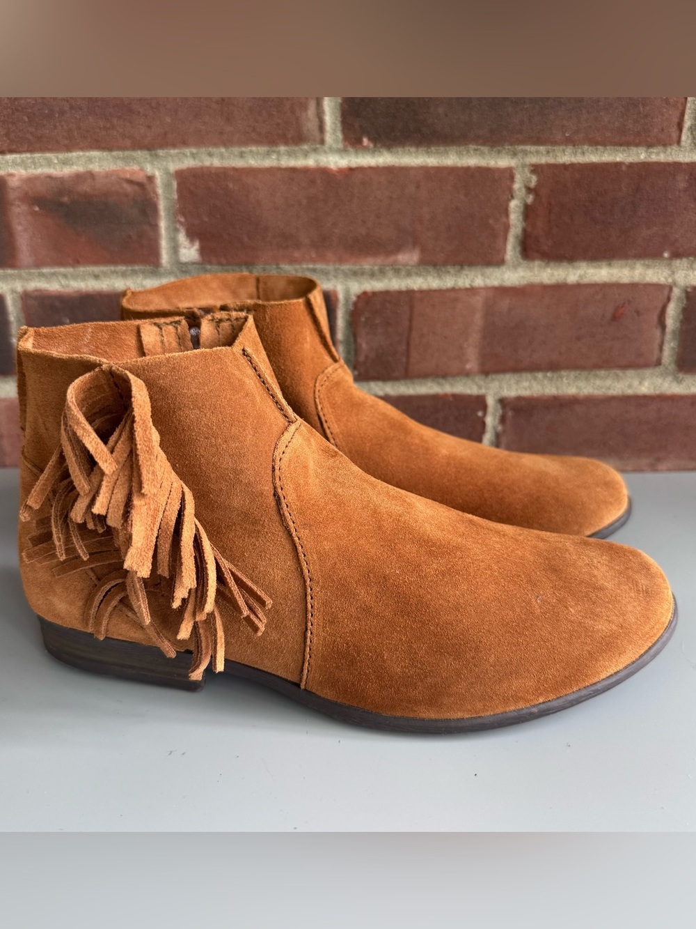 Minnetonka Women’s Suede Fringe Ankle Boots Cognac Brown Size US 9 Zip